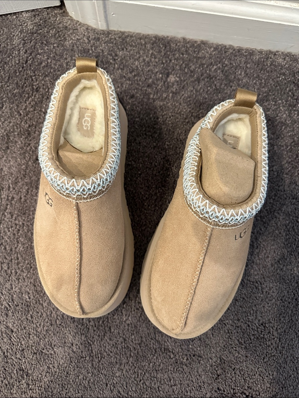 UGG Women’s Tazz Tan Suede Platform Cozy Slip-On Slippers